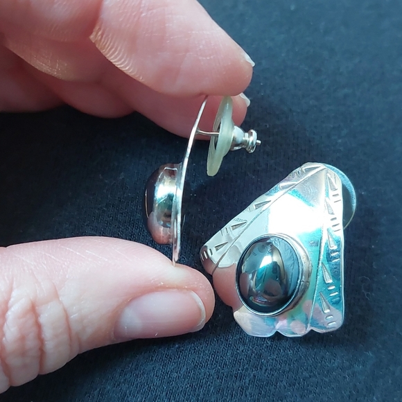 Classic QVC SW sterling & hematite earrings - Picture 5 of 5